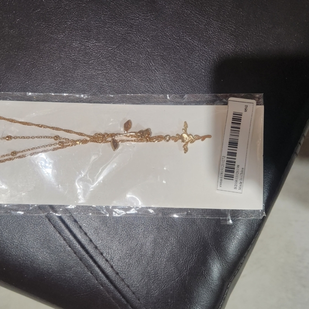 NEW TWO Elegant Gold Necklace with Leaf and Bird Design And ROSE Design Necklace